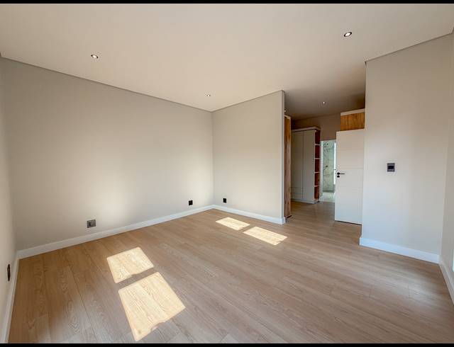 4 BEDROOM FREEHOLD FOR SALE IN FOUNTAINBROOK ESTATE